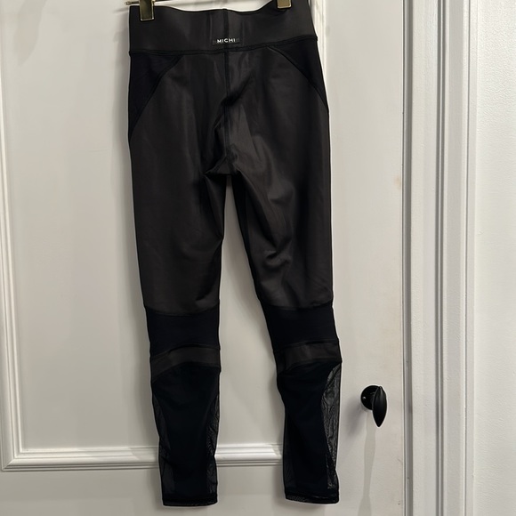 🐈⬛MICHI Black Mesh “INSTINCT” Workout Leggings - size XS- *worn once*🐈⬛ - Picture 6 of 6